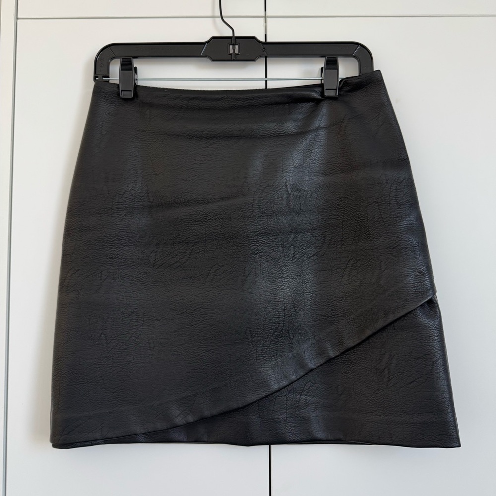 Club Monaco Black Faux Leather Skirt